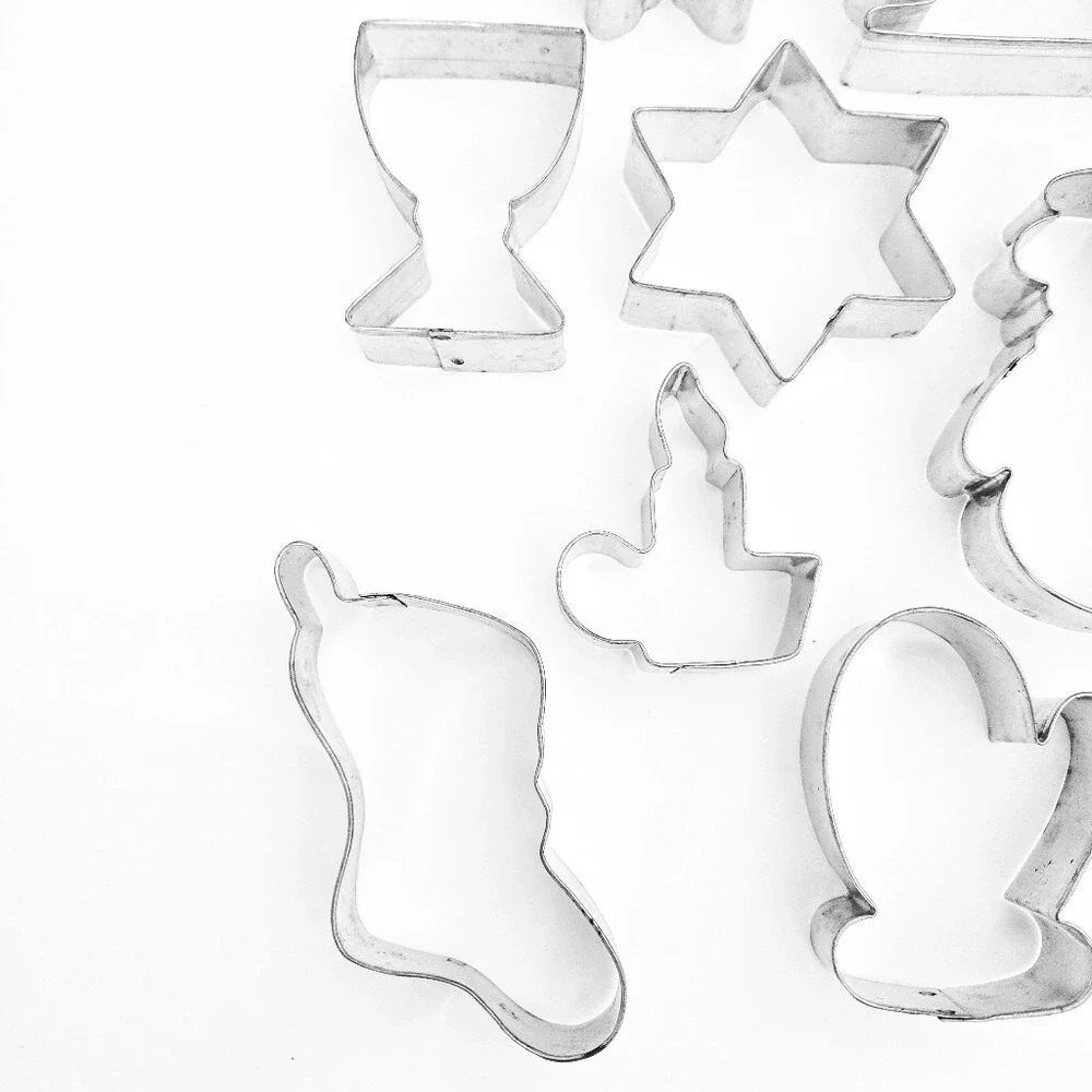 Christmas, Hanukkah & Winter Holiday Vintage Cookie Cutters Lot (Set of‎ 10)